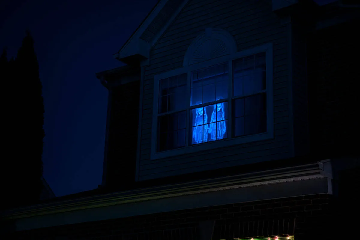 Halloween-projection-effects-scary_11zon